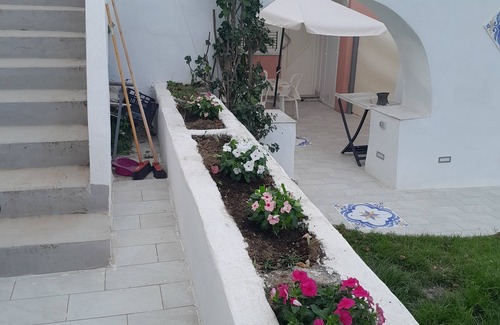 Licola Apartment | On the Chiaia Beach in Procida the intriguing "Whisper of the Mimant."