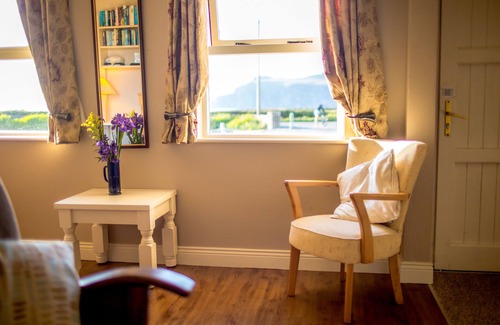 Ballyferriter Cottage | On the edge of the scenic and beautiful Dingle peninsula