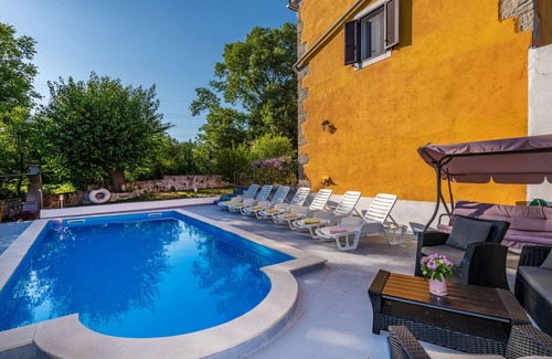 Susnjevica Villa | On the edge of the National Park, the perfect distance between the sea and the mountains