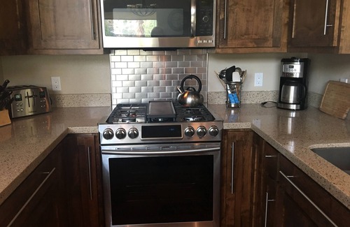 Groveland House | On the Golf Course, 3-Bdrms, 2 Full Baths, 35 miles to Yosemite, Pups ok!