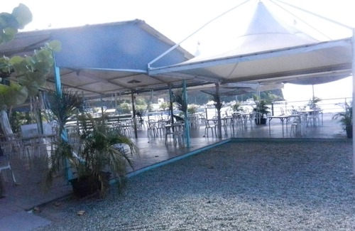 Case-Pilote Apartment | On the ground floor of a house a T2 for 2 people with sea view 2mn from the beach