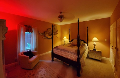 Henrico House | On the lake- Sleeps 19- Sunday to Sunday rental during summer