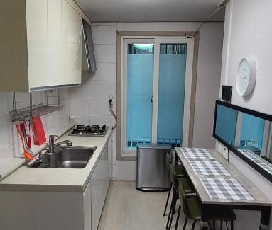 Itaewon Villa | On the main street of HBC #4