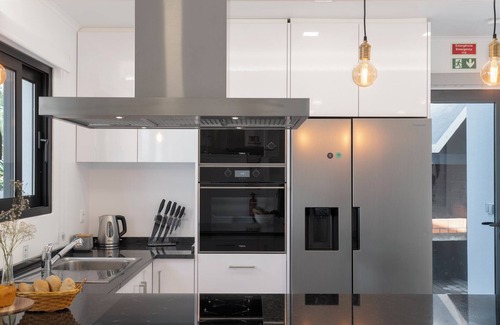 Sao Jorge House | On the north coast, with barbecue - Casa do Farol