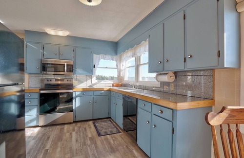 Saint George House | ON THE OCEAN, OVER LOOKING WHEELERS BAY 83 Eagle Quarry Road Spruce Head, Me