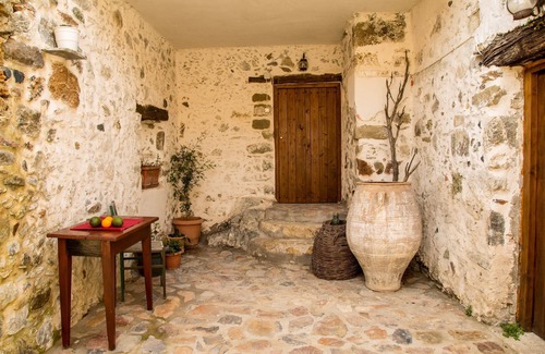 Mixorrouma House | On the road for actions!
