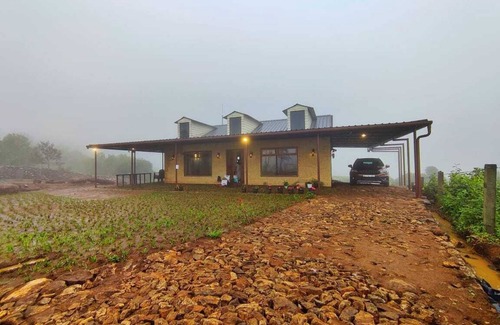 Elappara House | On The Rocks Vagamon