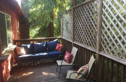 Hacienda House | On the Russian River, river access, hot tub in deck, pet friendly, wine country