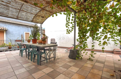 Milo House | On the slopes of Mount Etna, this historic house in Milo welcomes you.