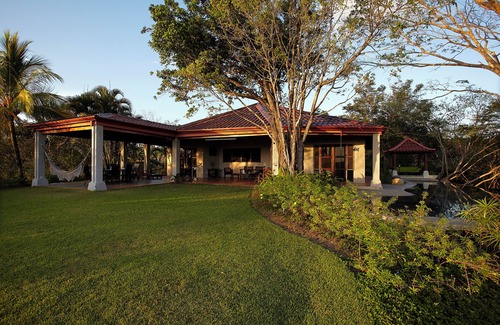 Samara House | On the top of a hill with spectacular and unobstructed view in a secluded nature