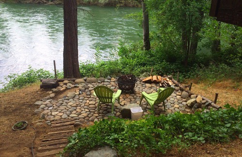 Douglas City Cabin | On the Trinity River, Fire Pit, Dogs OK, Privacy, Historic Miner's Cabin