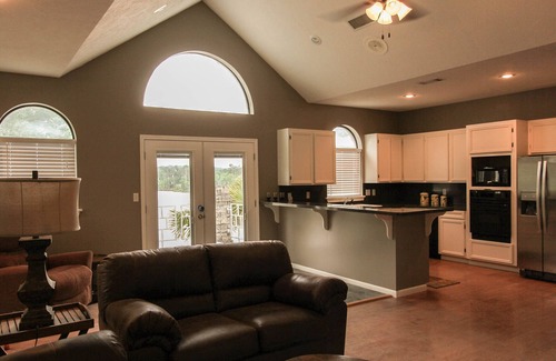 Brookeland House | On The Water Get-A-Way, Rayburn Country
