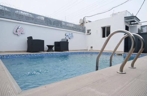 Lekki Phase 1 Apartment | ONA APARTMENT.n Elegance in warm embrace with luxury, your comfort our pleasure