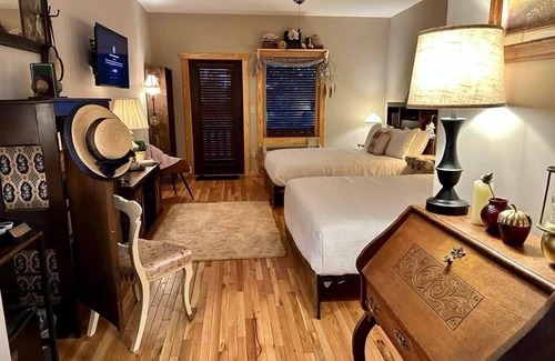 Stanardsville Hotel | Once Upon A Time Rm. 103