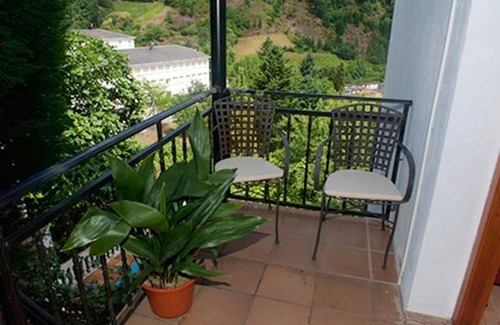 Ibias Municipality Apartment | One bedroom appartement with shared pool, enclosed garden and wifi at San Antolin de Ibias