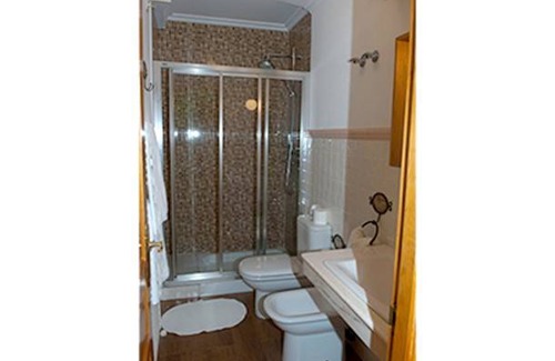 Ibias Municipality Apartment | One bedroom appartement with shared pool, enclosed garden and wifi at San Antolin de Ibias
