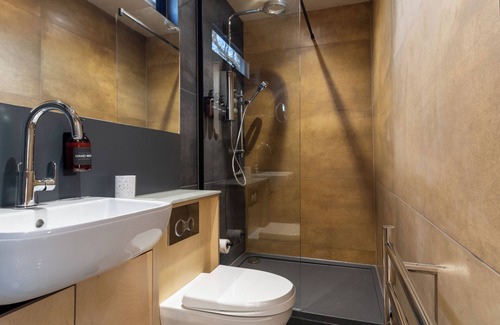 Cowbeech Cottage | One-bed, luxury eco-home with stunning views