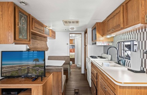 Myrtle Beach House | One Bed One Bath Tiki Hut at the Beautiful Atlantic Ocean in Ocean Lakes!