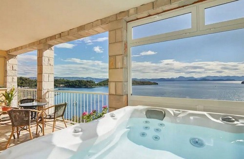 Sobra Apartment | One bedroom apartment near beach Sobra, Mljet (A-22327-c)