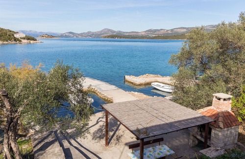 Putnikovic Apartment | One bedroom apartment near beach Žuronja, Pelješac (A-10134-b)
