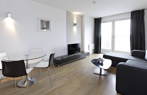 Manchester City Centre Apartment | One Bedroom Apartment in Central Manchester with pool and view