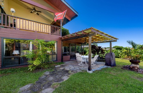 Kailua-Kona Apartment | One Bedroom Apartment With Full Kitchen And Yard Five Minutes From The Ocean