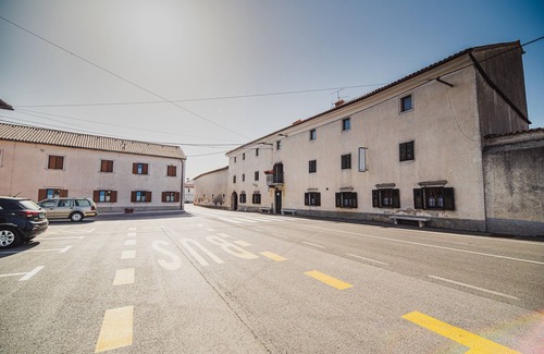 Lokev Apartment | One bedroom apartment for 3 in Guesthouse Muha
