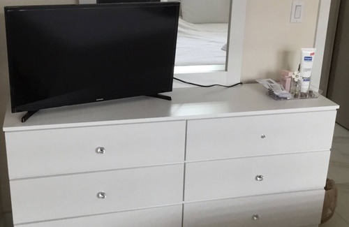 Hialeah Apartment | One bedroom apartment fully modern remodeled/fully furnished