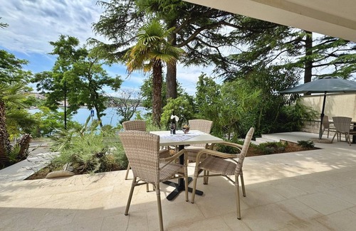 Silo Apartment | One bedroom apartment near beach Šilo, Krk (A-18704-b)