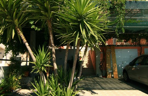 Dugi Rat Apartment | One bedroom apartment near beach Duće, Omiš (A-5275-a)