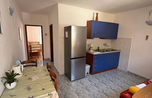 Kukljica Apartment | One bedroom apartment with terrace and sea view Kukljica, Ugljan (A-8316-a)