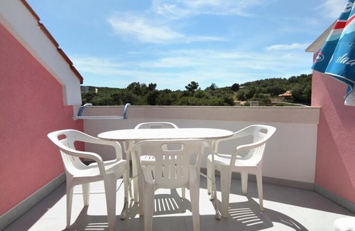 Artatore Apartment | One bedroom apartment near beach Artatore, Lošinj (A-8023-b)