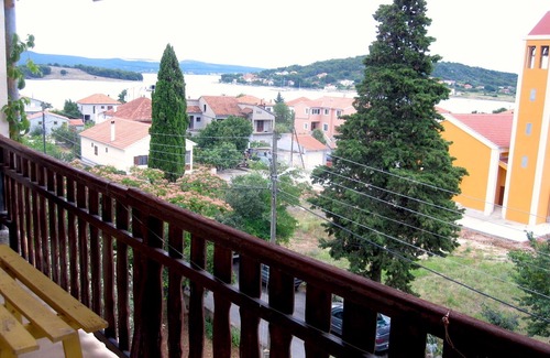Mrljane Apartment | One bedroom apartment with terrace and sea view Mrljane, Pašman (A-20850-c)