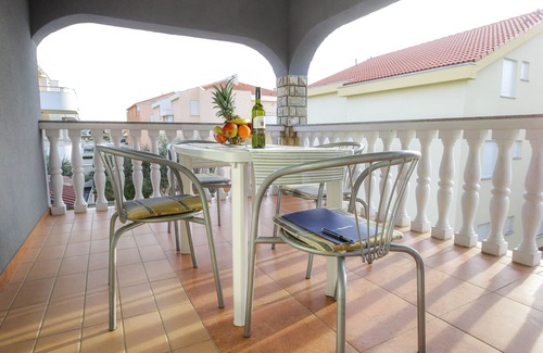 Zrce Apartment | One-Bedroom apartment with terrace and pool