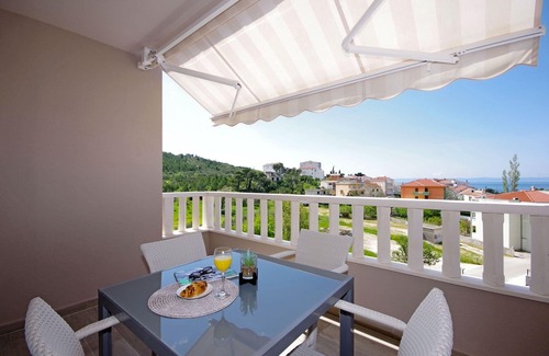 Promajna Apartment | One bedroom apartment with terrace and sea view Promajna, Makarska (A-21102-l)