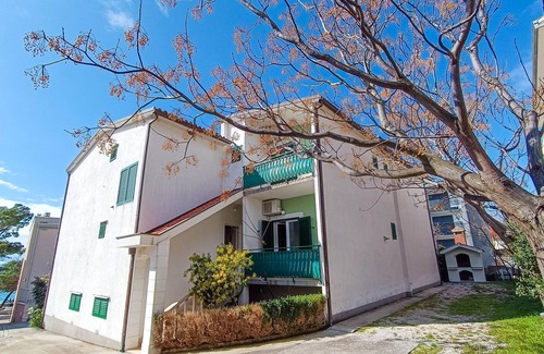 Promajna Apartment | One bedroom apartment near beach Promajna, Makarska (A-23184-b)