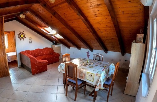 Mali Iz Apartment | One bedroom apartment with terrace and sea view Mali Iž, Iž (A-23158-a)