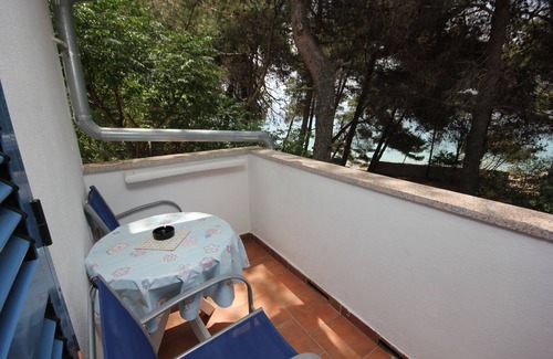 Artatore Apartment | One bedroom apartment near beach Artatore, Lošinj (A-7935-c)