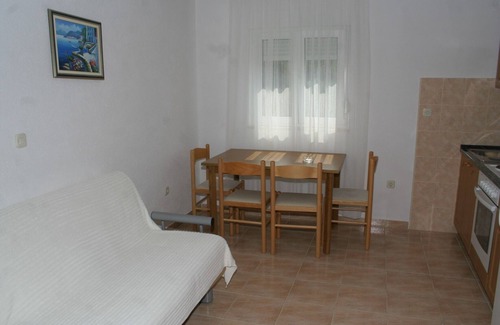 Igrane Apartment | One bedroom apartment near beach Igrane, Makarska (A-2679-a)