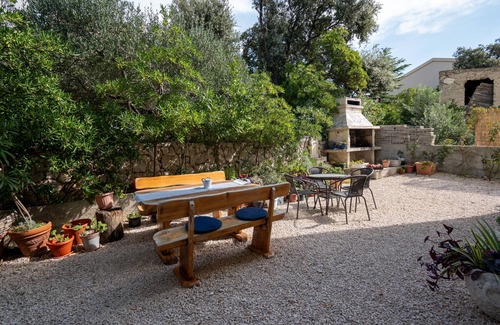 Mandre Apartment | One bedroom apartment near beach Mandre, Pag (A-4092-g)