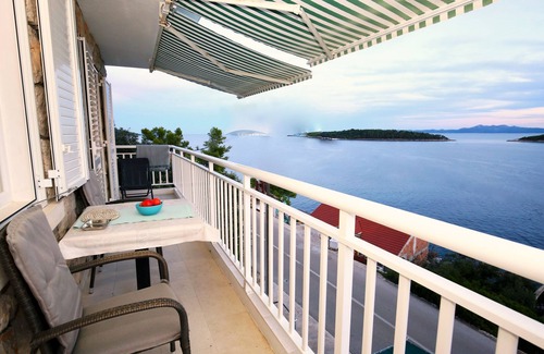 Prizba Apartment | One bedroom apartment near beach Prižba, Korčula (A-9255-a)