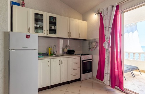 Gdinj Apartment | One bedroom apartment near beach Cove Torac, Hvar (A-575-d)