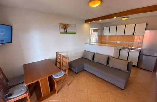 Gdinj Apartment | One bedroom apartment near beach Cove Tvrdni Dolac, Hvar (A-12655-a)