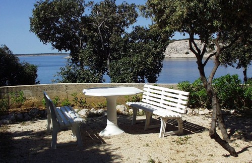 Simuni Apartment | One bedroom apartment near beach Šimuni, Pag (A-236-c)