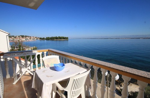 Preko Apartment | One bedroom apartment near beach Preko, Ugljan (A-8384-b)