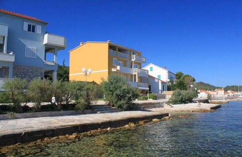 Preko Apartment | One bedroom apartment near beach Preko, Ugljan (A-8384-d)