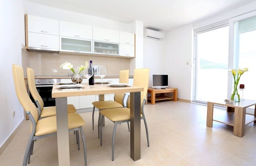 Klek Apartment | One bedroom apartment near beach Klek, Neretva Delta - Ušće Neretve (A-10031-a)