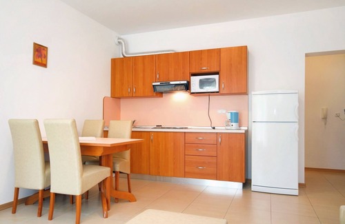Kampor Apartment | One bedroom apartment near beach Kampor, Rab (A-3213-g)