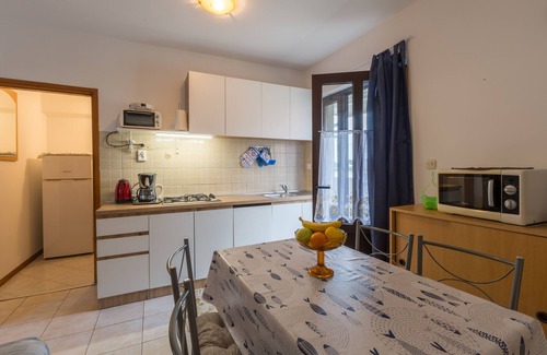 Krizine Apartment | One bedroom apartment near beach Sveti Ivan, Umag (A-9692-a)