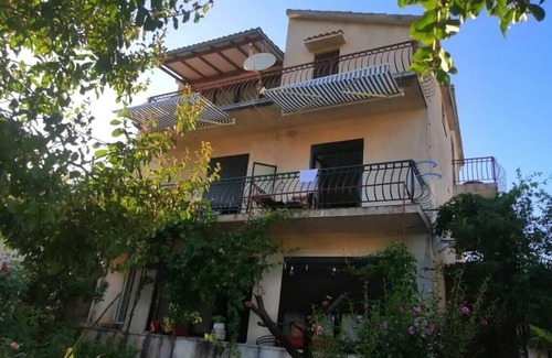 Marina Apartment | One bedroom apartment with balcony Marina, Trogir (A-18868-b)